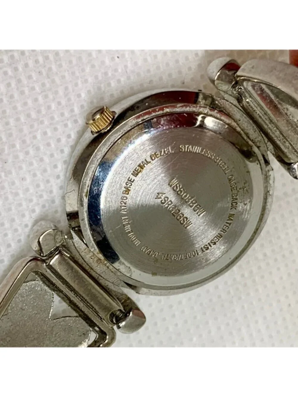 Women’s vintage watch quartz analog silver gold tone 25mm round running